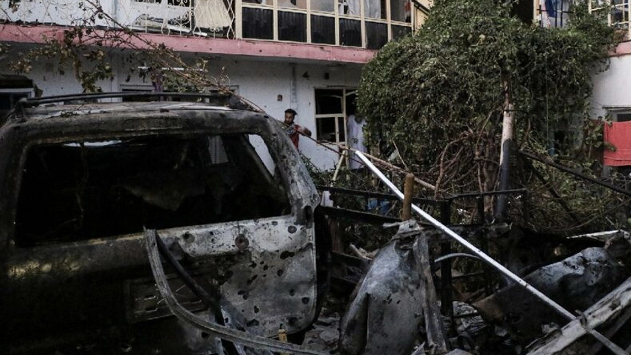 Kabil'e saldırılar sürüyor: Havalimanına 5 roket attılar