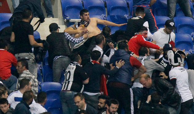 Fransa'dan skandal karar: Beşiktaş taraftarını tutukladılar