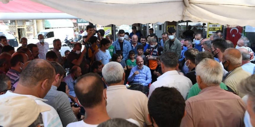 Cumhuriyet tarihinde ilk! İçişleri Bakanı o köyü ziyaret etti