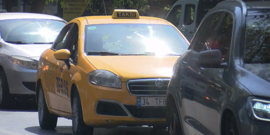Türkiye'nin dört yanına yolcu taşıyan korsan taksi ağı kurdular: 1500 liraya lüks araçla seyahat