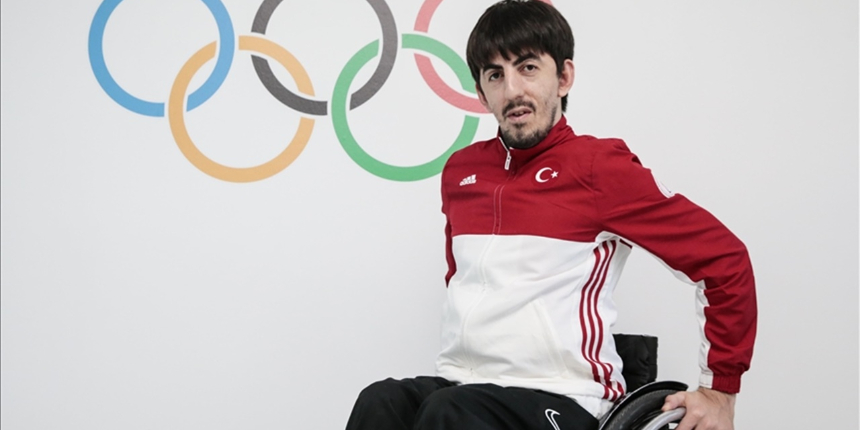 Abdullah Öztürk, Tokyo Paralimpik Oyunları'nda altın madalya kazandı
