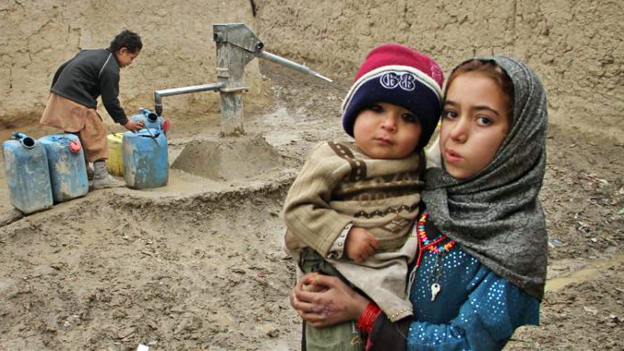 Taliban Afganistan'dan ayrılmak isteyenlere izin vereceğini iddia etti