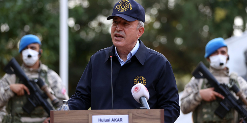 Bakan Akar'dan Yunanistan'a sert tepki: Bu politikaların akıldan uzak olduğunu görmesi lazım