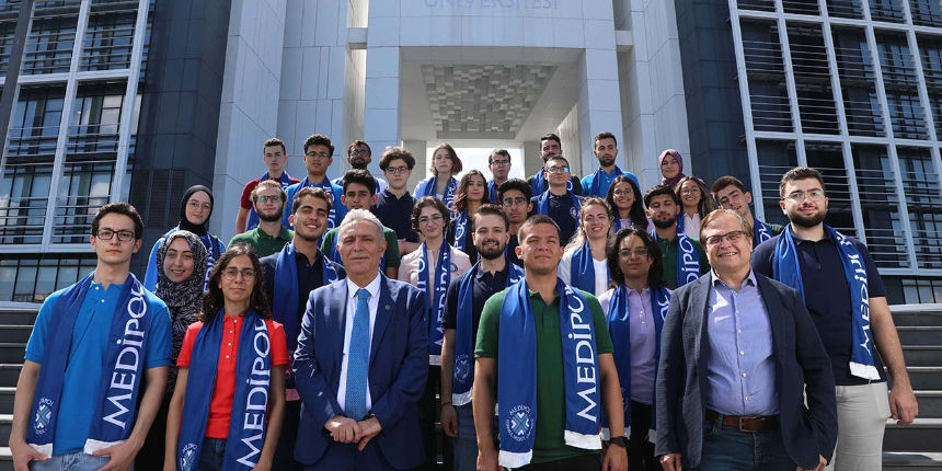 YKS şampiyonları yine Medipol’de