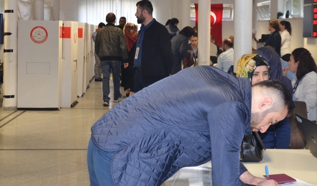 Yüzde 73 evet kızdırdı! Avusturya "evetçi" Türklerden intikam almaya hazırlanıyor...