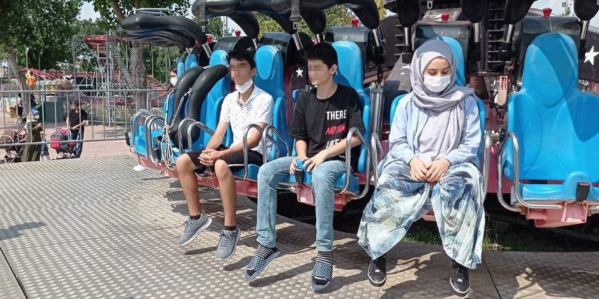 19 yaşındaki genç kız lunaparkta hayatını kaybetti: Görevliler "2-3 tokat atın kendine gelir” dedi