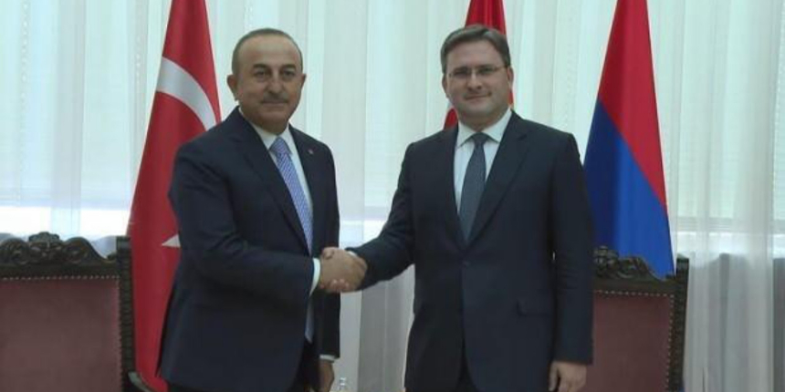 Bakan Çavuşoğlu duyurdu: Türkiye ve Sırbistan arasında karşılıklı aşı sertifikası anlaşması!