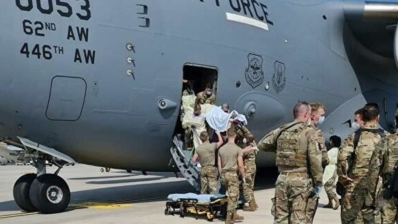 ABD, fonladığı 500 gazeteci ve ailelerini Afganistan'da bıraktı