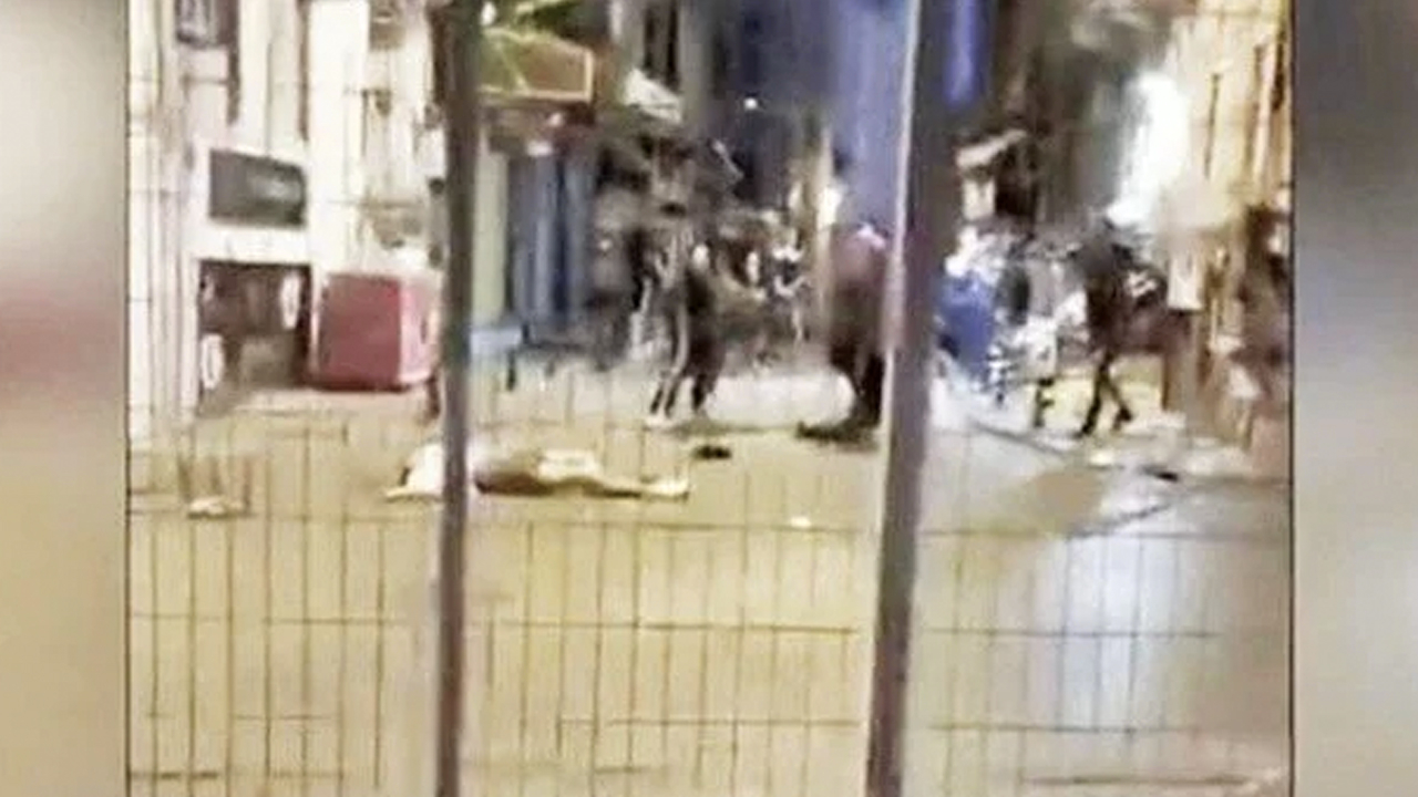 O anlar İstanbul'un göbeğinde yaşandı: 30 liralık mesafeye 100 euro istedi, 16 kişiden dayak yediler