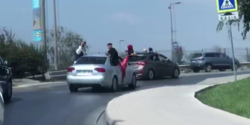 Kartal’da düğün konvoyunda akıl almaz görüntü!