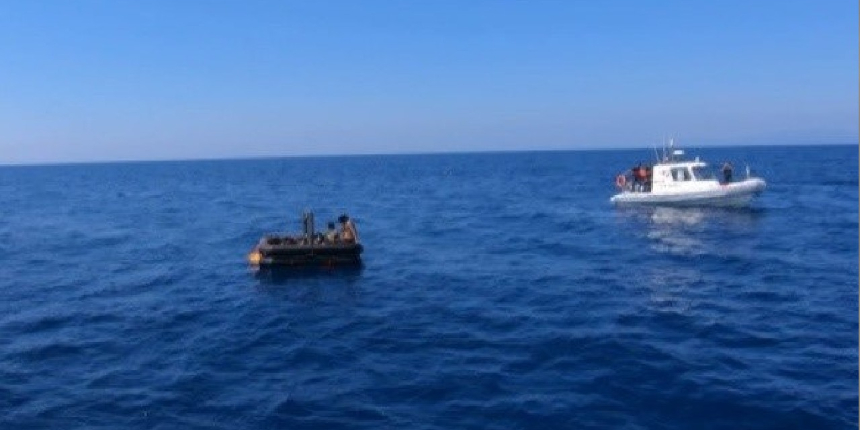 İzmir açıklarında 13 düzensiz göçmen kurtarıldı