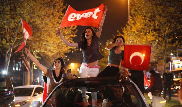 Aydın Ünal referandum sonuçları ile yeise kapılan AK Parti'lilere seslendi