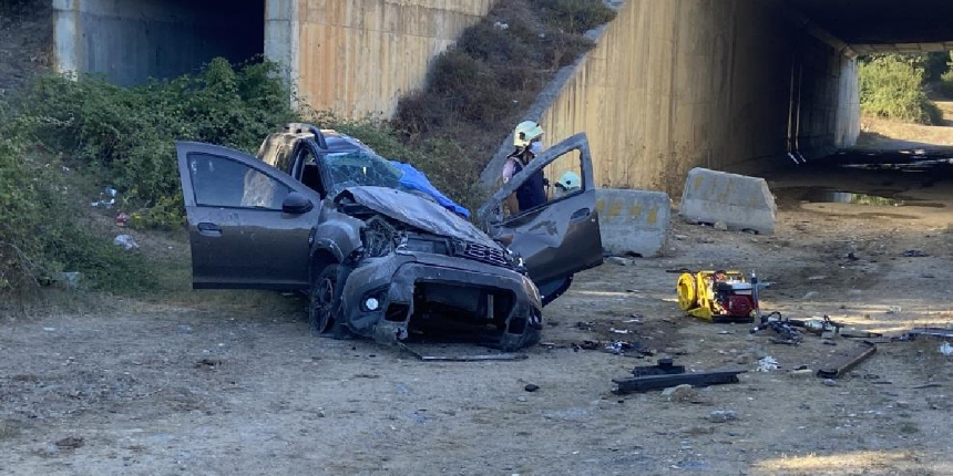 Eyüpsultan’da otomobil yaklaşık 50 metreden şarampole uçtu: 1 ölü