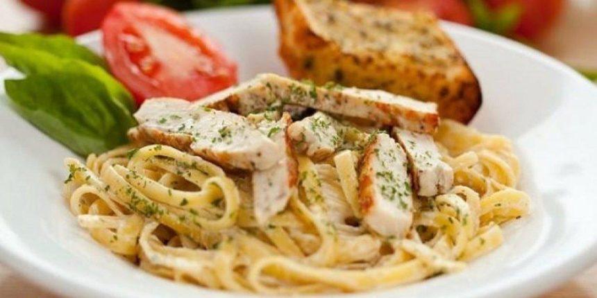 Eşinin Sağlığını Düşünen Beylere Aşklarını Anlatabilecekleri Enfes Makarna, Fettucini Alfredo