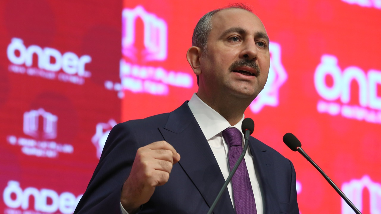 Bakan Gül: Yeni anayasayı milletimizle yapacağız