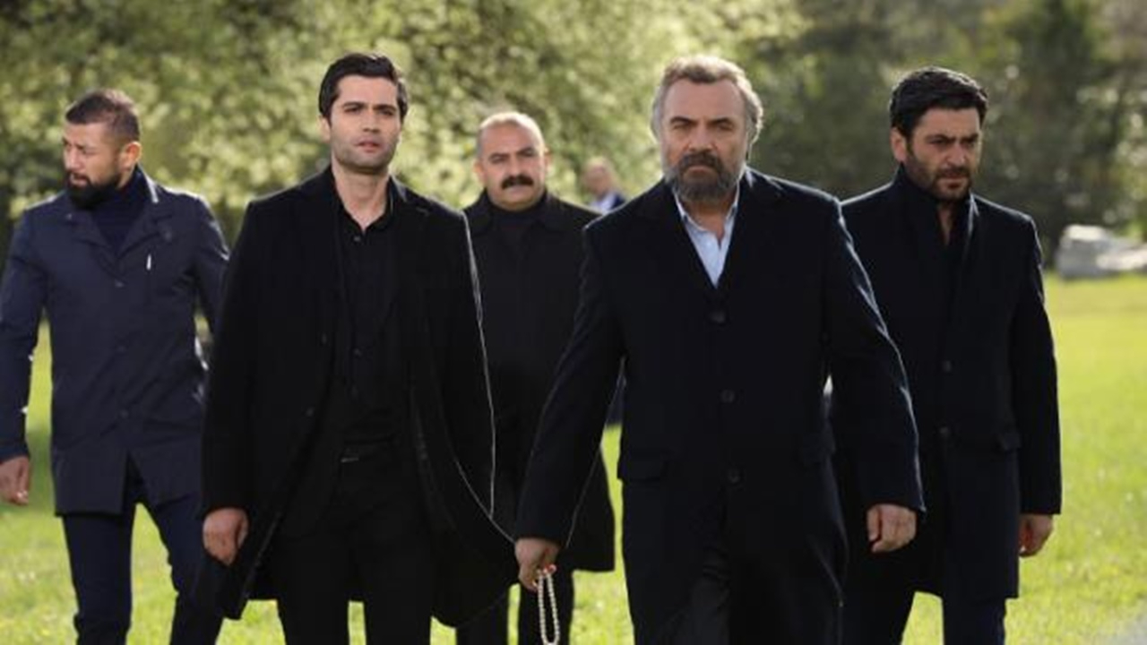 EDHO'nun yıldız ismi Kırmızı Oda'da! Binnur Kaya bile sevincini gizleyemedi! İşte O isim