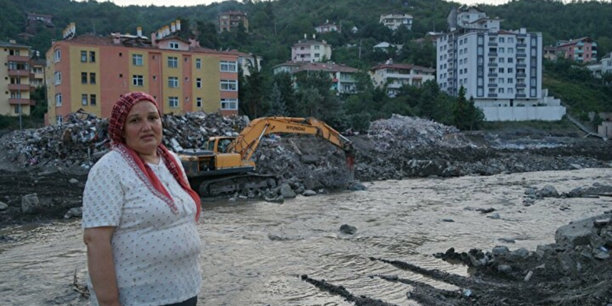 Sel felaketinde kaybolan vatandaşları arama çalışmaları sürüyor