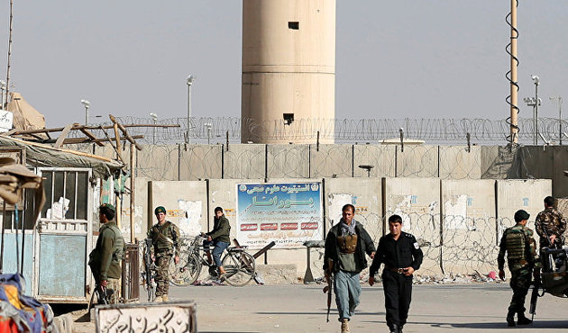 Taliban Afganistan'da katliam yaptı! Askeri üsse saldırıda 140 ölü...