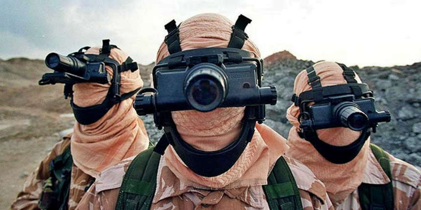 SAS (İngiliz Özel Kuvvetleri) komandoları burka giyerek ülkeden kaçtı!