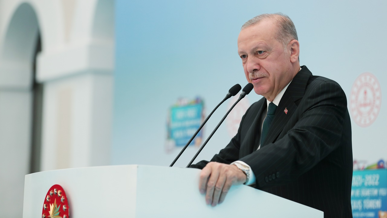 Erdoğan: Yüz yüze eğitimi devam ettirmekte kararlıyız