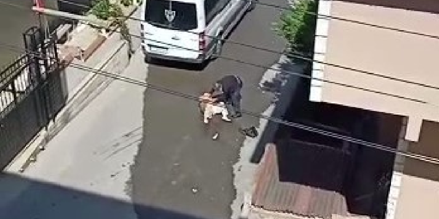 Eşine kurşun yağdırdı, kadını kurtarmak isteyenleri de silahla tehdit etti