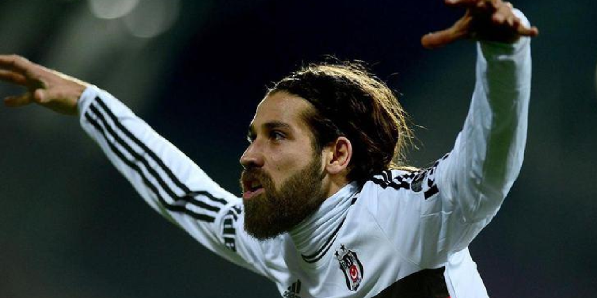 Milli futbolcu Olcay Şahan futbolu bıraktı