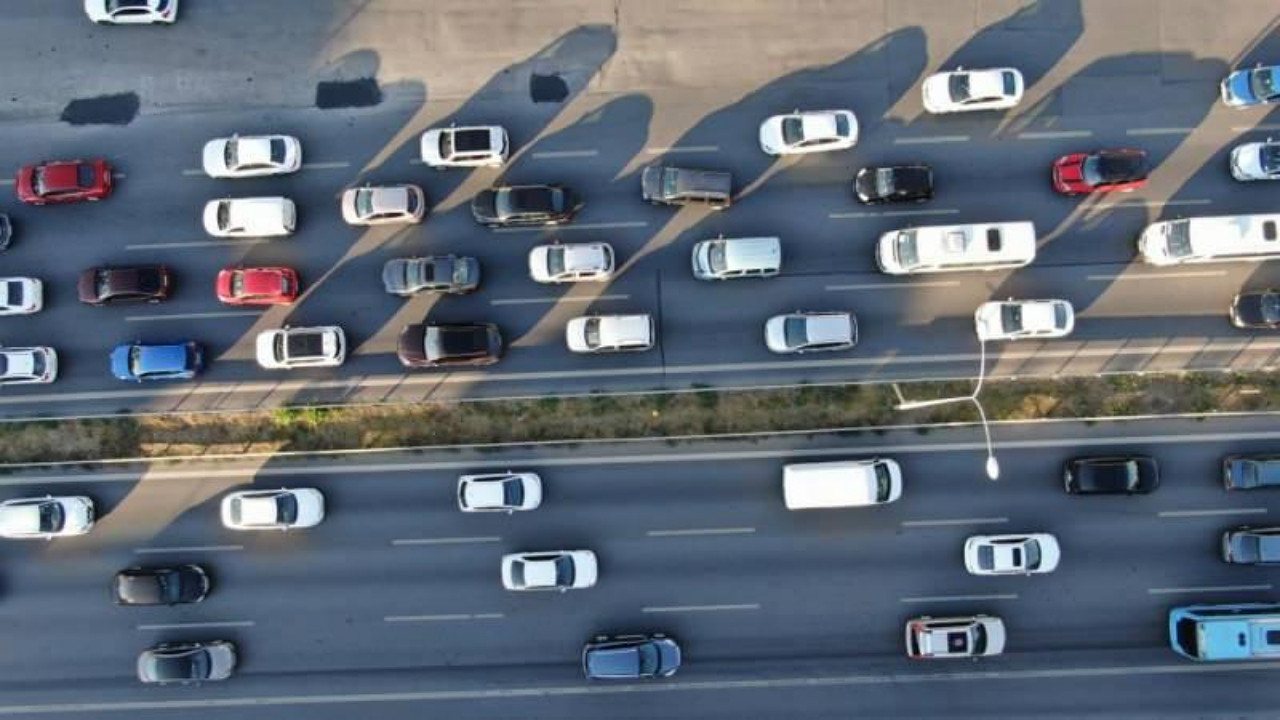 İstanbul'da yüz yüze eğitim sonrası trafik yoğunluğu! Harita kızardı...