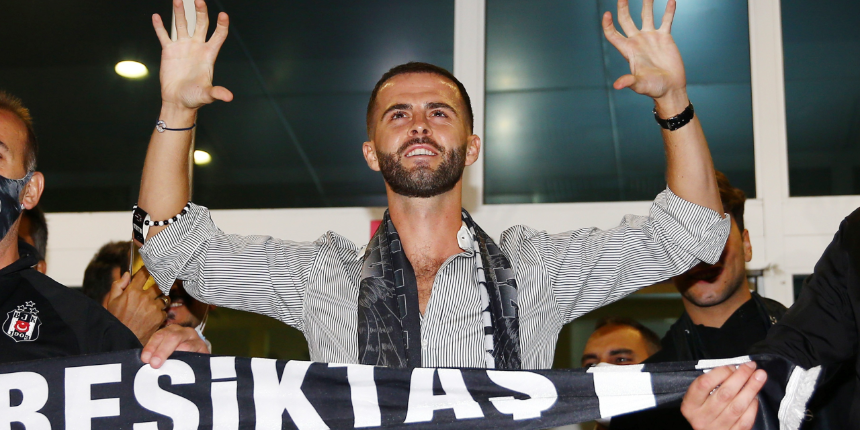 Beşiktaşlılardan yeni kartala sevgi seli! Miralem Pjanic İstanbul'da
