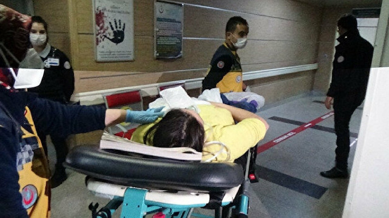 Boşanma aşamasındaki eşini çalıştığı hastane önünde bıçakladı!