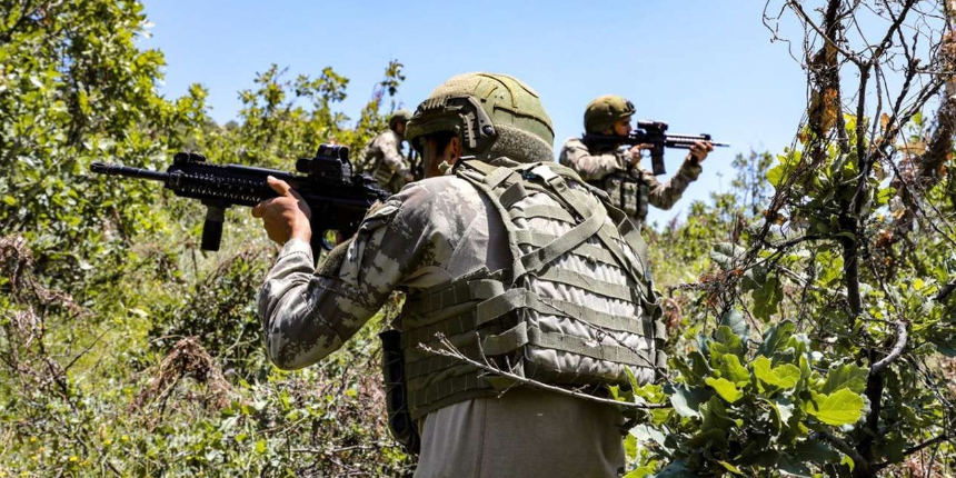Teröristlere geçit yok! Diyarbakır'da 2 PKK'lı terörist öldürüldü