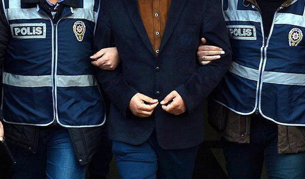 İzmir'deki FETÖ operasyonunda 22 tutuklama
