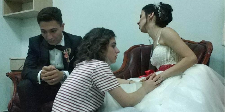 Gelin evden çıkarken annesi kalp krizi geçirip hayatını kaybetti