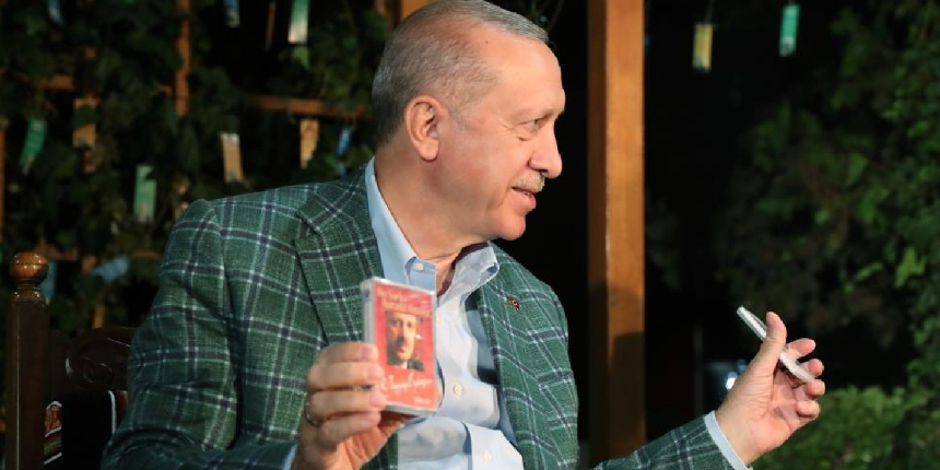 Cumhurbaşkanı Erdoğan: Eşimle şiir gibi bir yaşamımız var