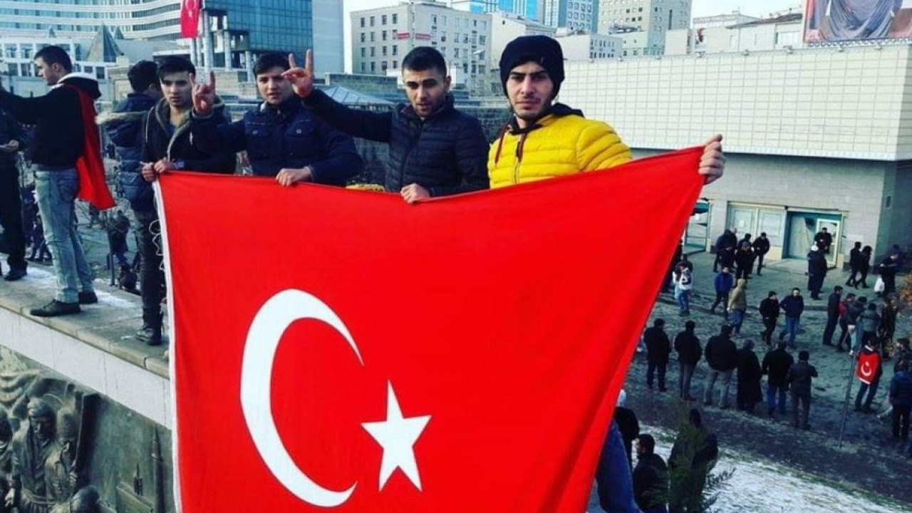 Henüz 2 aylık evli olan İdlib şehidimizin 5 yıl önceki sosyal medya paylaşımı duygulandırdı!
