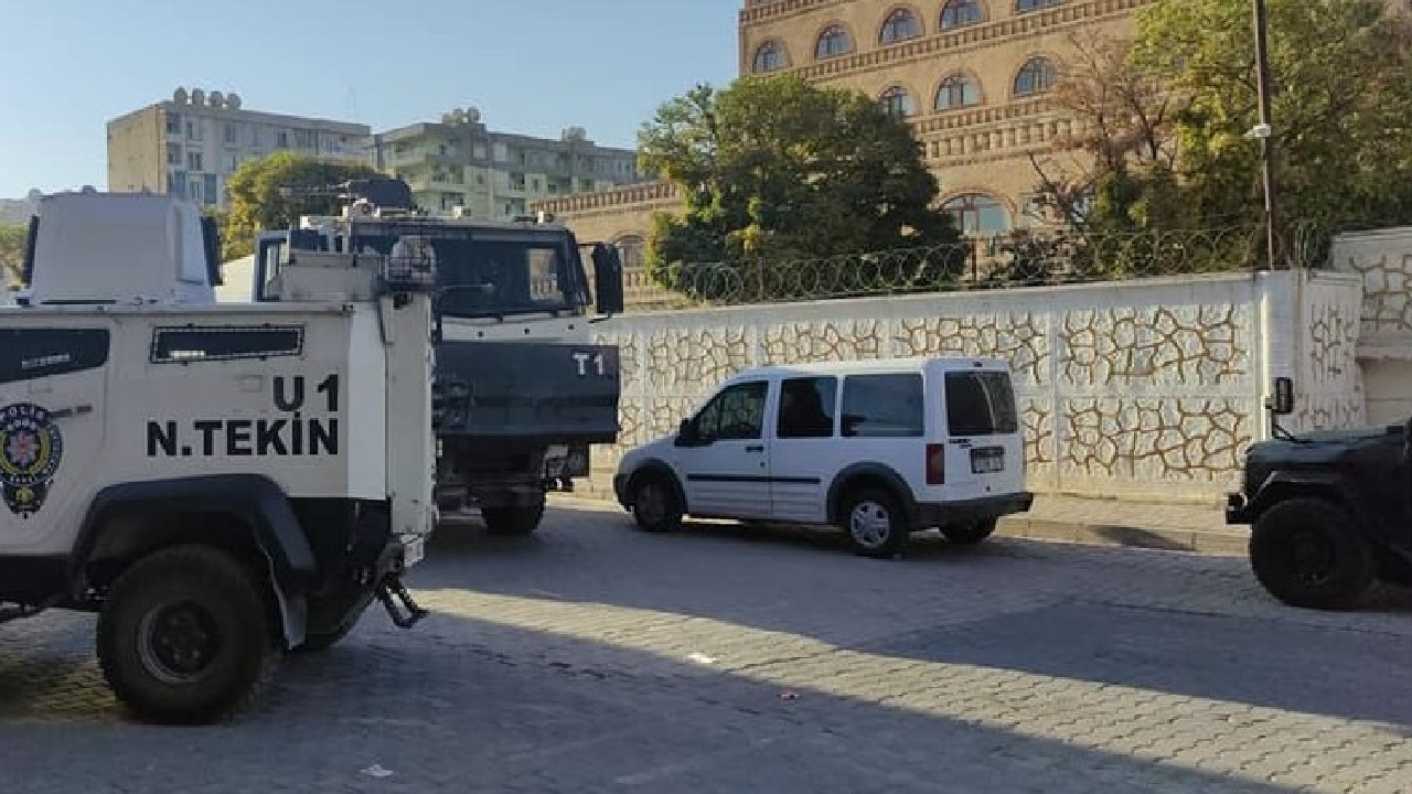 Mardin'de otogarda taşlı sopalı kavga: 2 yaralı