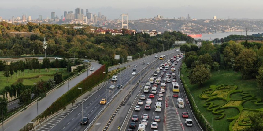 İstanbul'da pazartesi trafiği: Yüzde 60'lara ulaştı