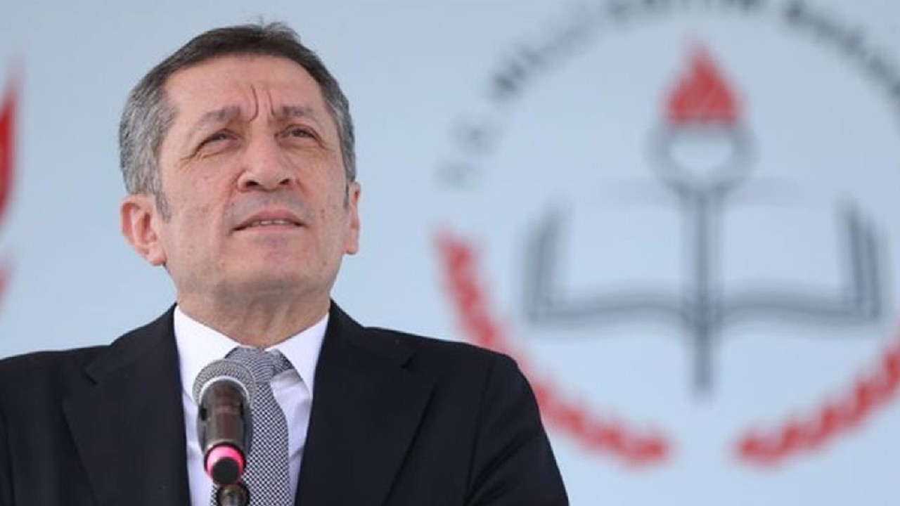 Ziya Selçuk'tan sakallı ve bıyıklı yeni imajla dikkat çeken paylaşım!
