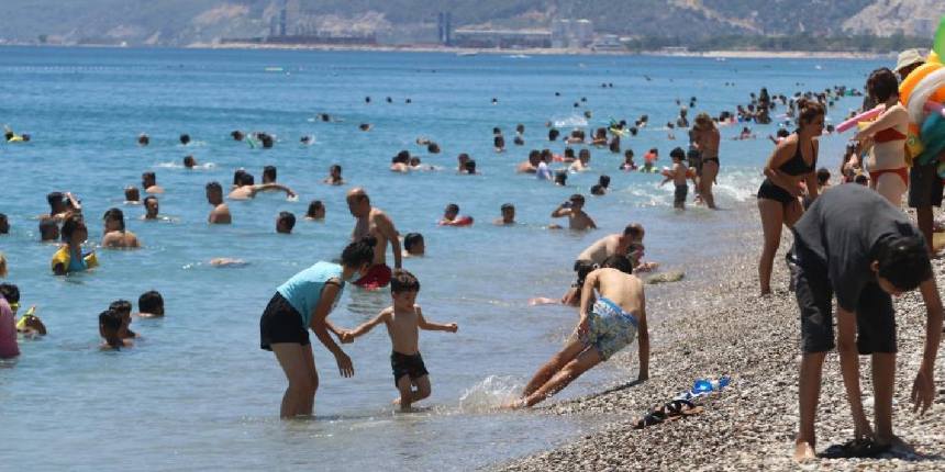 Geçen yılın aynı dönemine göre Antalya'da turist sayısı yüzde 202 arttı