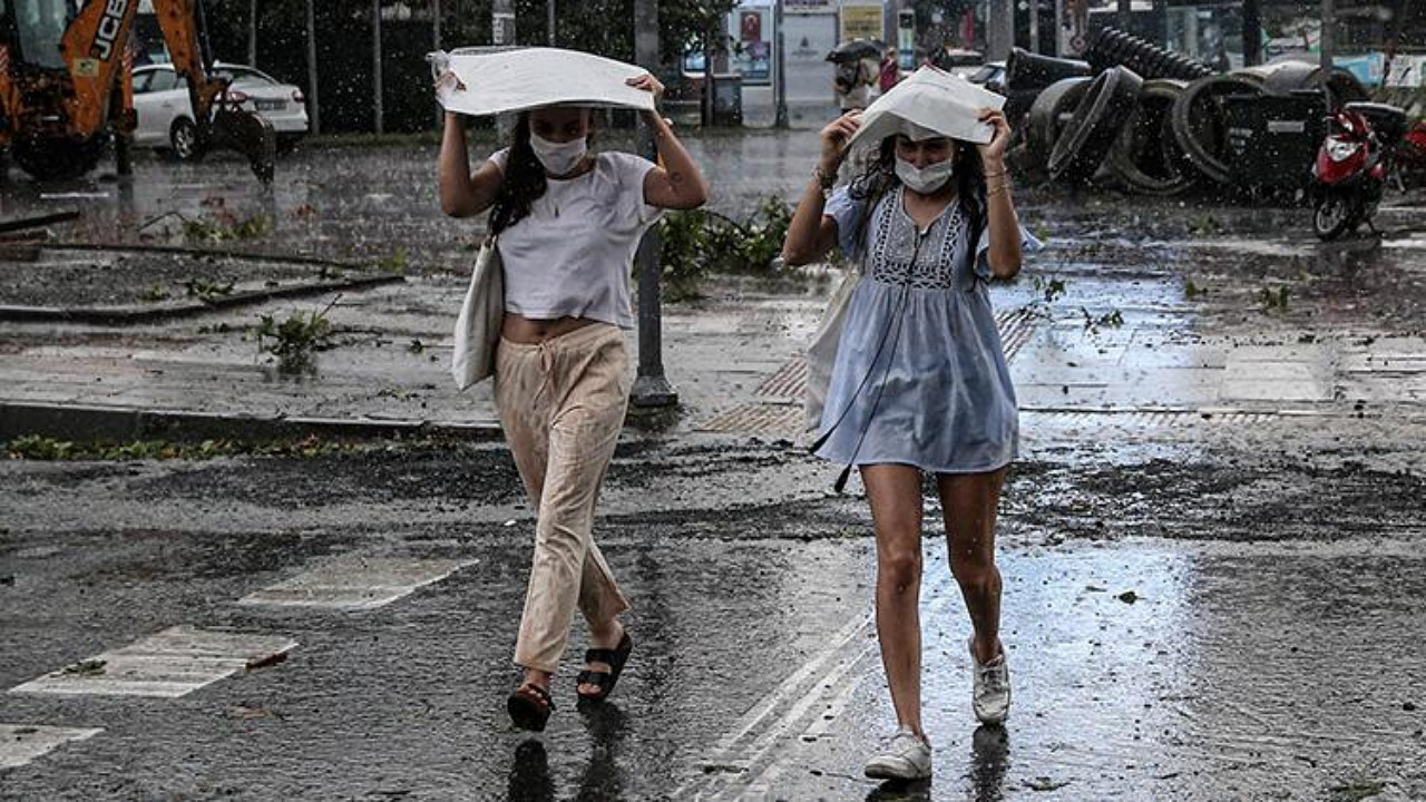Meteoroloji'den İstanbul uyarısı: Sağanak yağış geliyor! İşte saati...