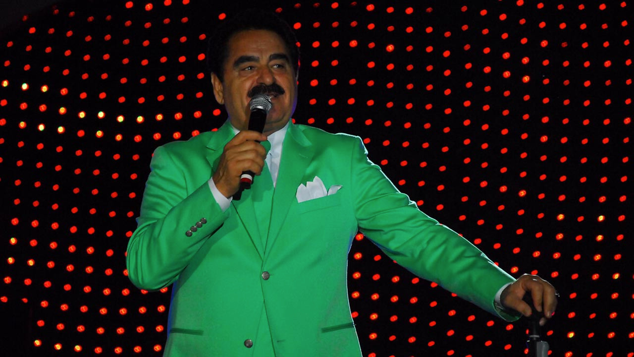 Sahnelere geri dönüyor... 12 yıl sonra konser verecek olan İbrahim Tatlıses'in biletleri 2 saatte tükendi