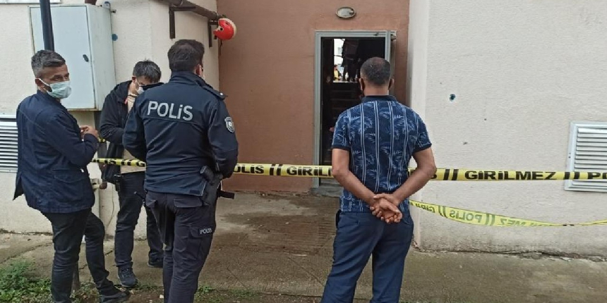 Turşu bidonu almak için indiği bodrumda komşusunun cesedini buldu