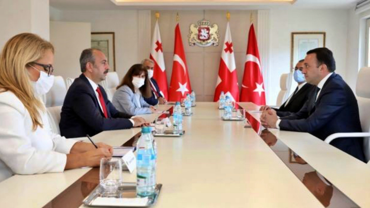 Adalet Bakanı, Gürcistan Başbakanı Garibashvili ile görüştü!
