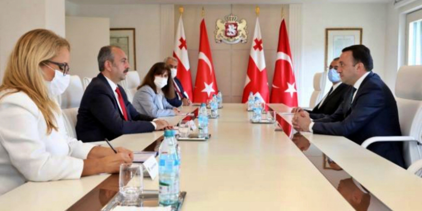 Adalet Bakanı, Gürcistan Başbakanı Garibashvili ile görüştü!