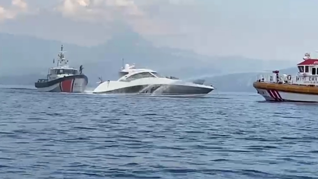 Fethiye'deki bir yatta yangın çıktı! İçindeki 4 kişiyi Sahil Güvenlik kurtardı