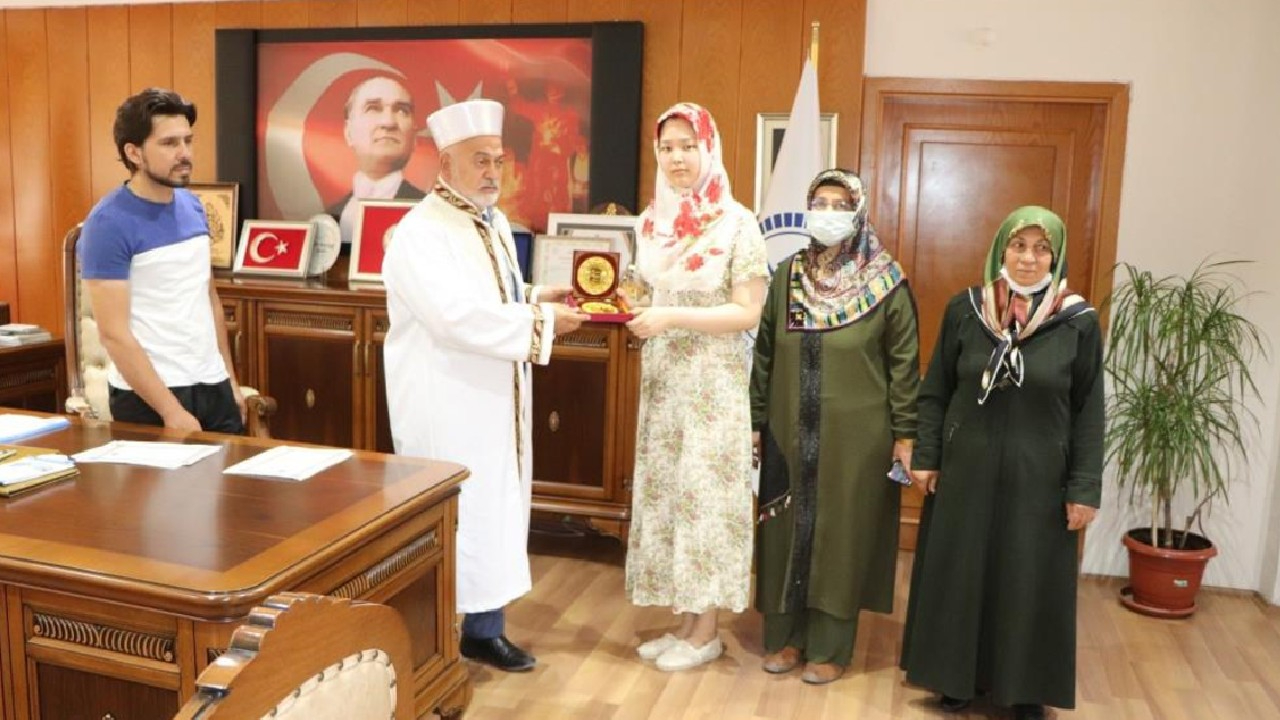 Güney Koreli Yoonsun Ya Müslüman olup Ayşe ismini aldı
