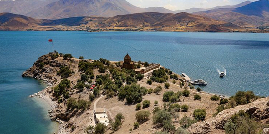 Türkiye'nin en büyük gölünde tehlike artıyor: Çekilme 1 kilometreyi aştı