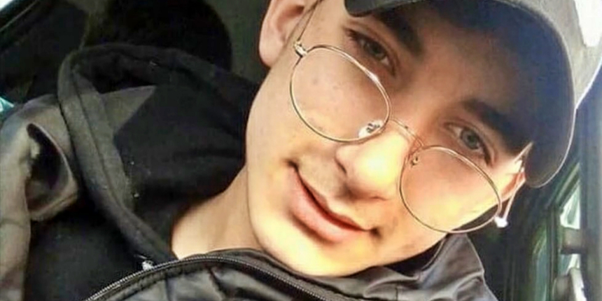 19 yaşındaki genç, arkadaşları ile sohbet ederken bir anda öldü!