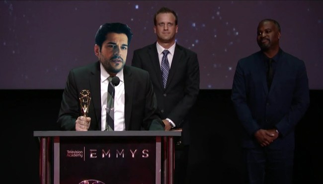 Burak Özçivit 'Emmy Ödülleri'nde içini döktü!