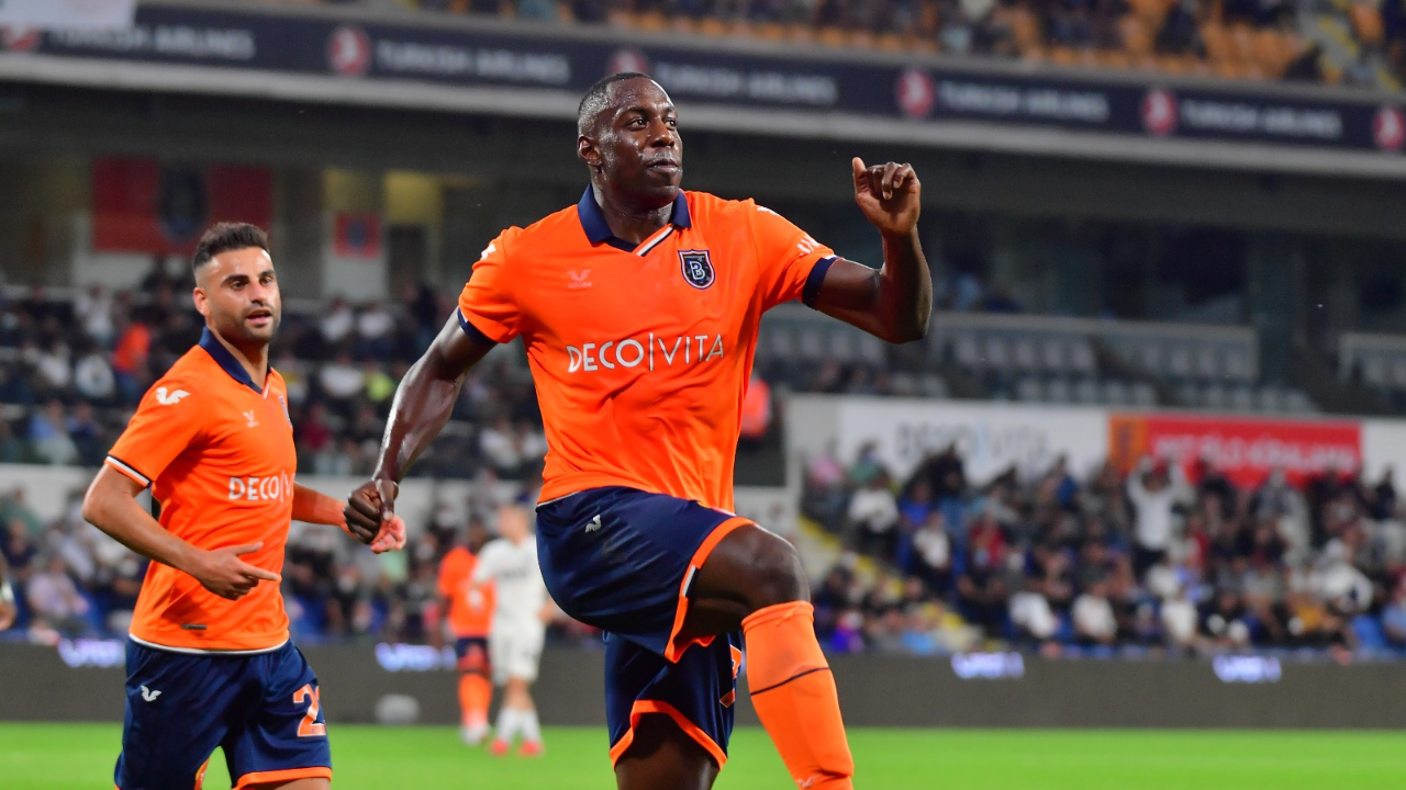 Fenerbahçe'de sezonun ilk yenilgisi... Başakşehir'den evinde "Kocaman" galibiyet