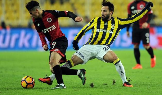 Süper Lig'in ilk transfer bombası: 3 yıllık imza attı